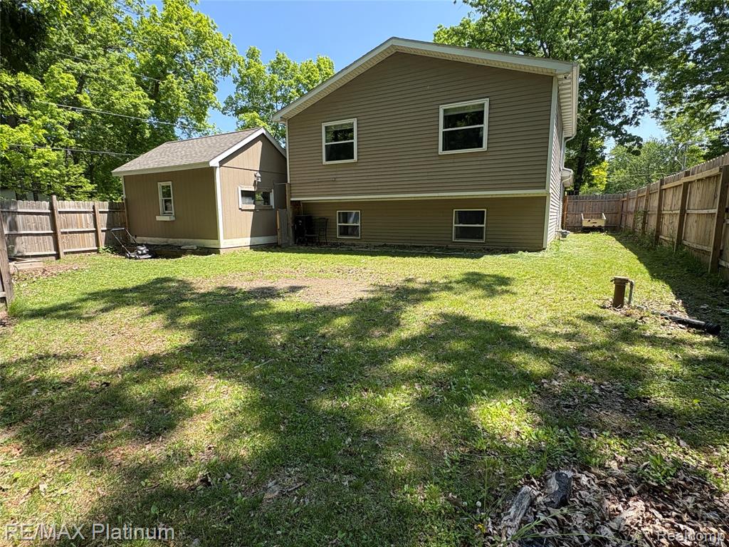 1707 Maxfield Road, Hartland, MI 48353 — Photo 22