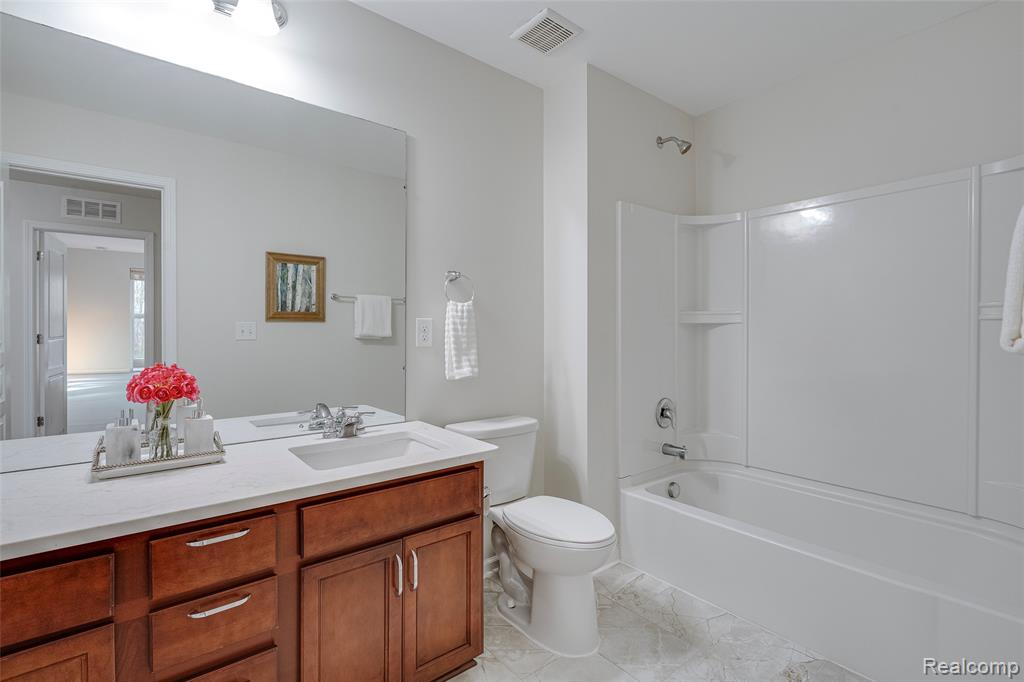 30065 Braeburn Street, New Hudson, MI 48165 — Photo 38