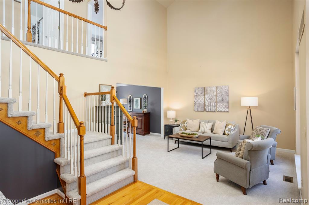 45571 IRVINE Drive, Novi, MI — Photo 4