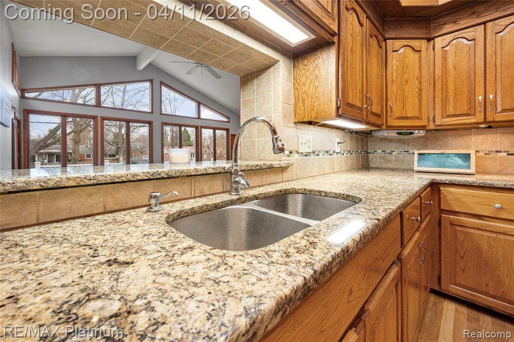 2454 N Middlebelt Road N, West Bloomfield, MI 48324 — Photo 11