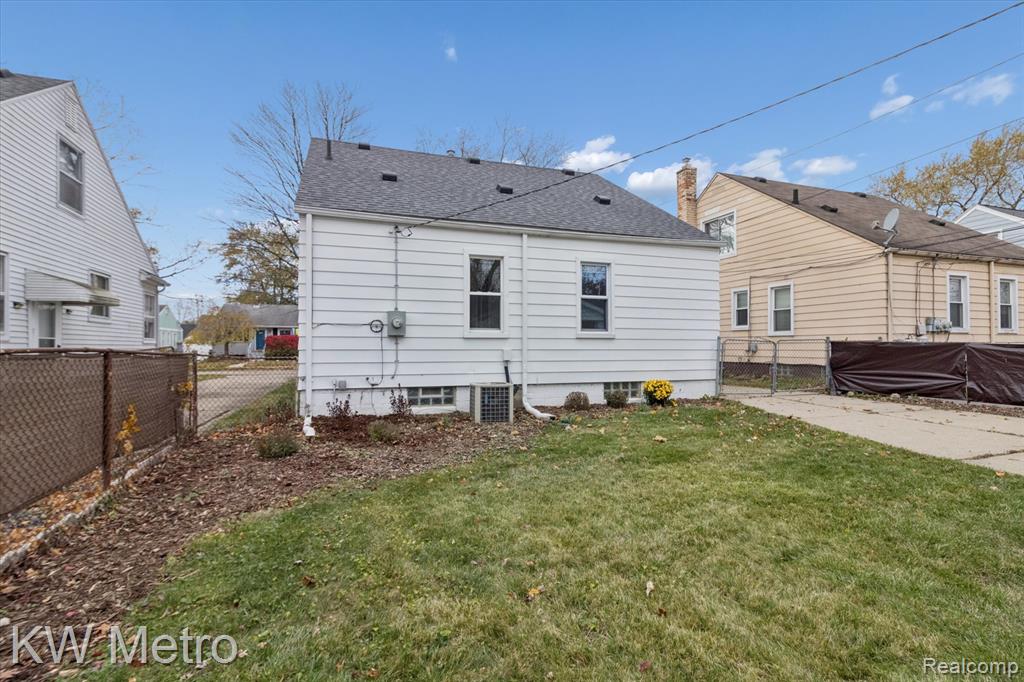 4116 Gardner Avenue, Berkley, MI 48072 — Photo 40