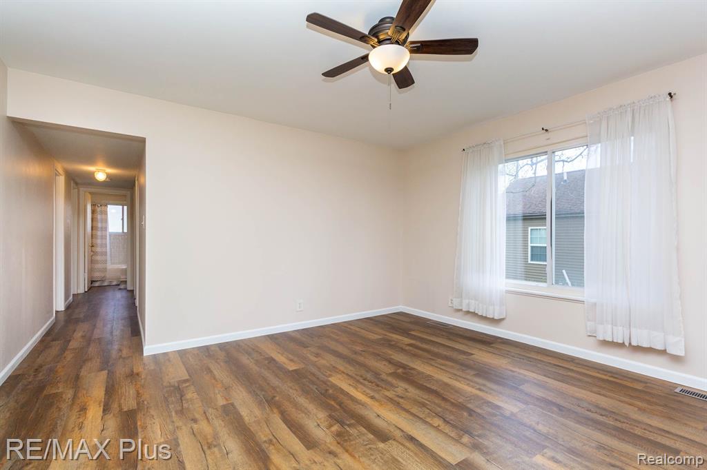 642 TURRILL Avenue, Lapeer, MI 48446 — Photo 8
