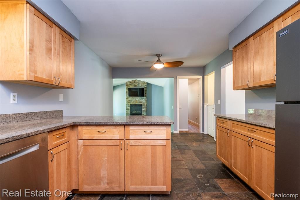 4079 Cumberland Court, Commerce Twp, MI 48390 — Photo 19