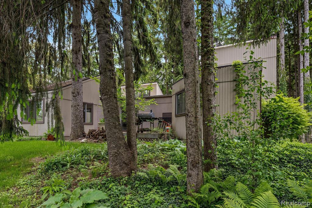 5462 BOYNE HIGHLAND Trail, Clarkston, MI 48348 — Photo 16