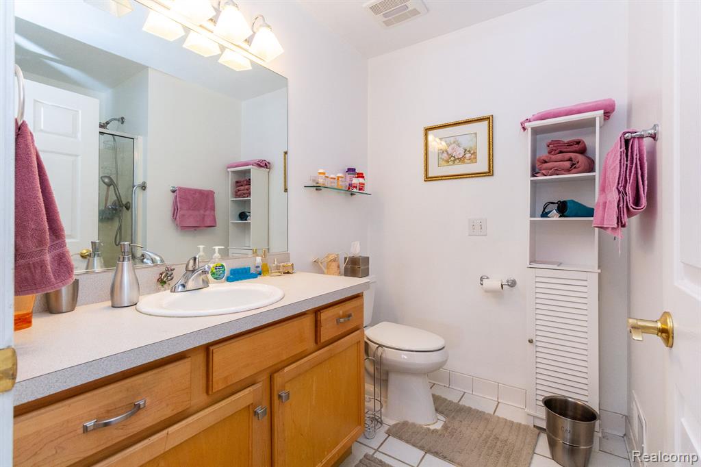 211 PIERCE LAKE Drive, Chelsea, MI 48118 — Photo 26
