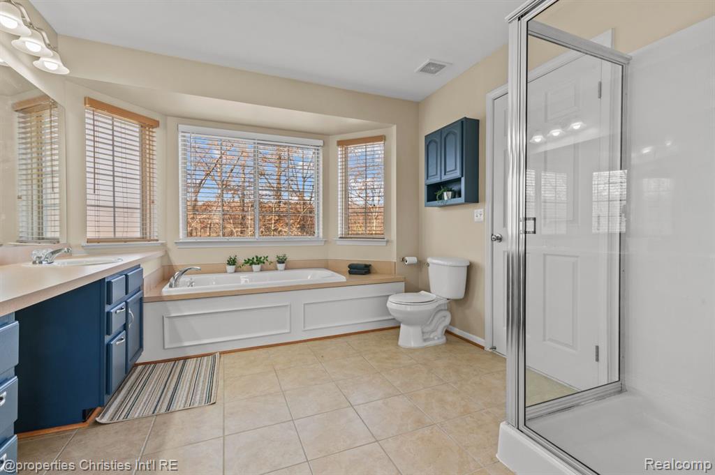 8780 IRONWOOD Drive, Van Buren, MI 48111 — Photo 16