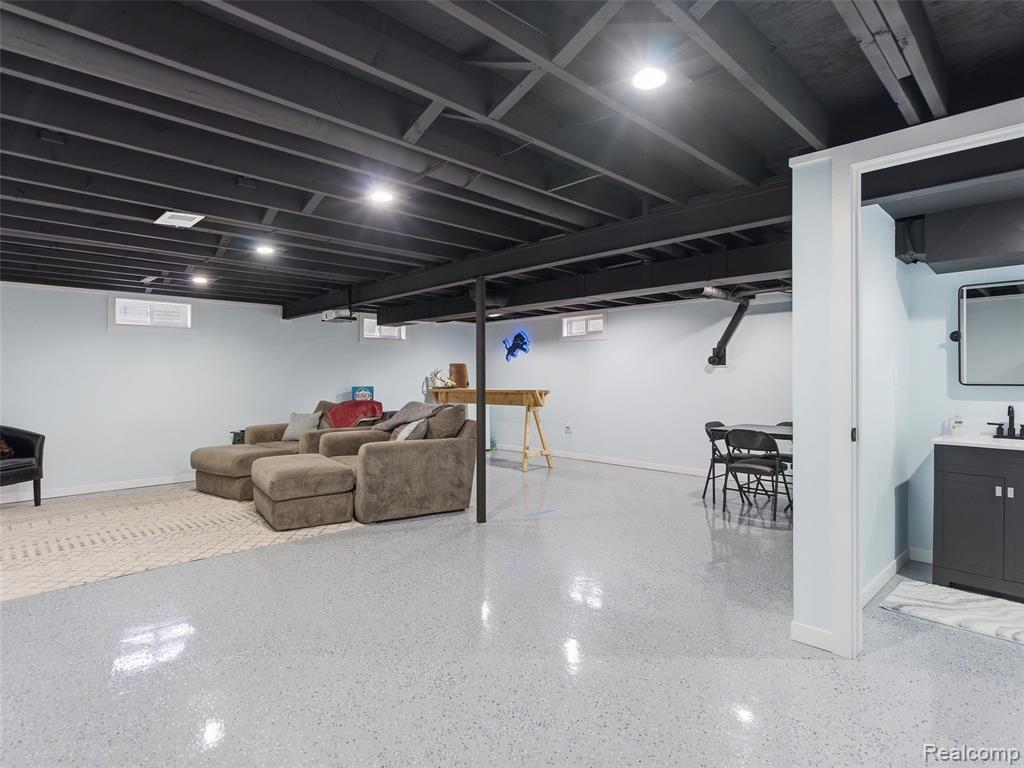 9368 Debby Jo Drive, Clawson, MI — Photo 18