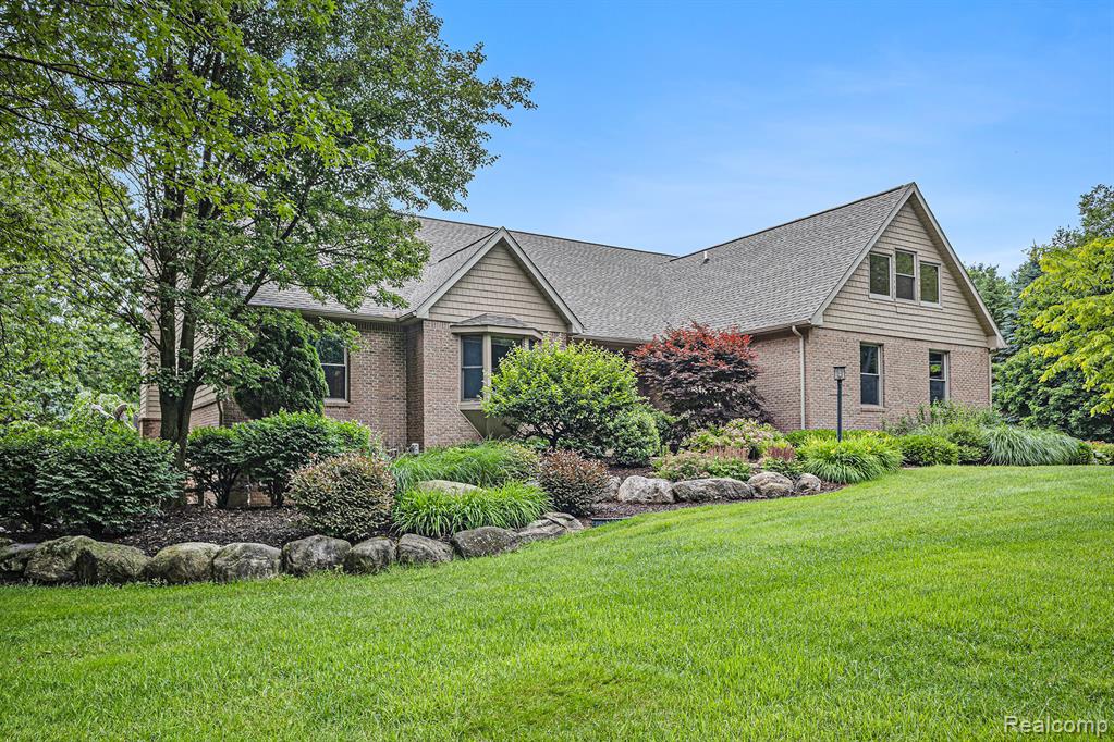 4301 Rolling Acres Drive, Hartland, MI 48353 — Photo 4