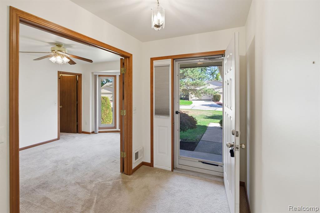 41217 Fortuna Drive E, Clinton Twp, MI 48038 — Photo 3