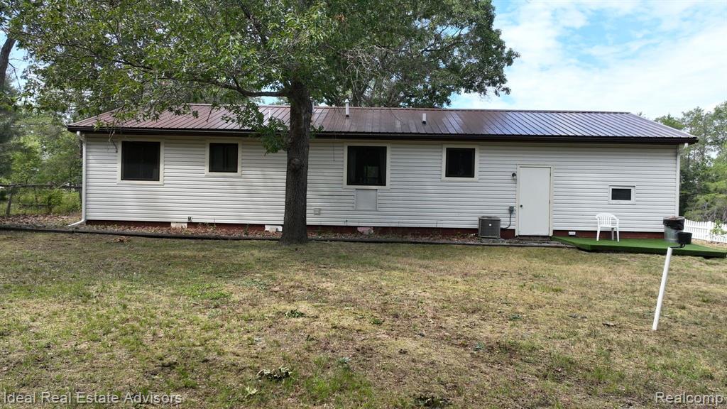 7215 TUSCARORA Circle, Indian River, MI 49749 — Photo 4