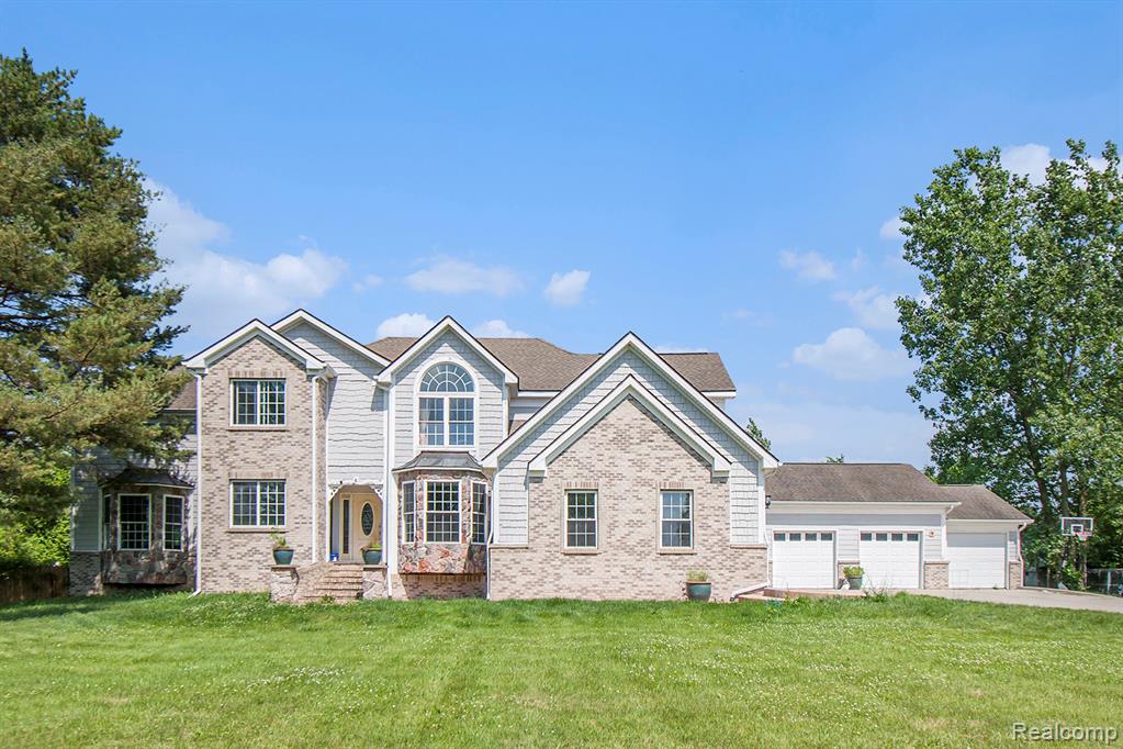 7471 Brewer Road, Flint, MI 48507 — front exterior