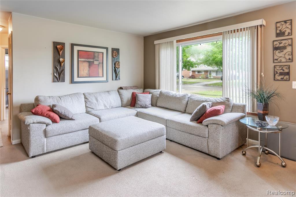 534 Henry Ruff Road, Garden City, MI — Photo 2