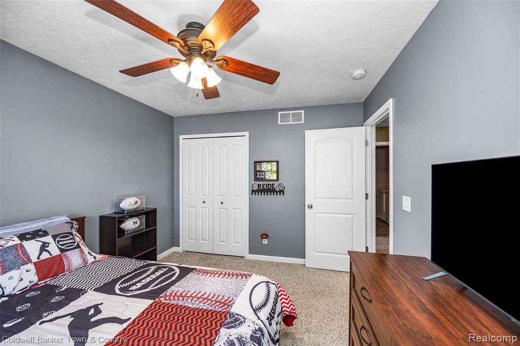 9122 Oneida Way, Pinckney, MI 48169 — Photo 34