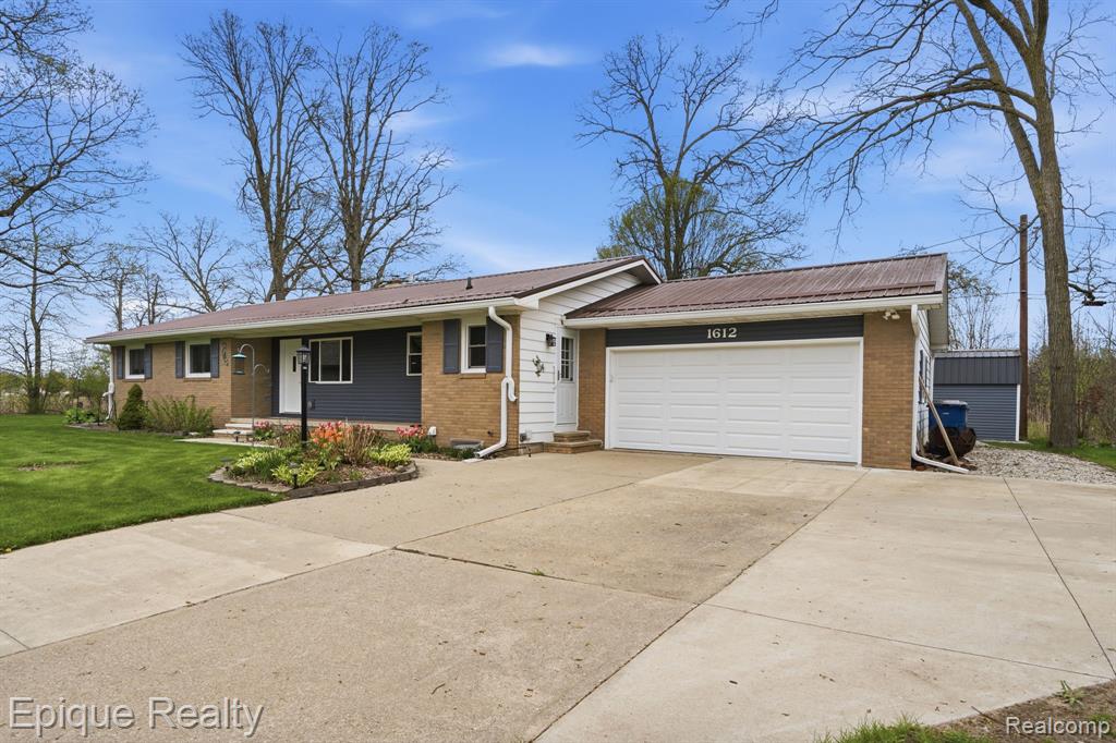 1612 Saint Marys Court, Essexville, MI 48732 — Photo 3
