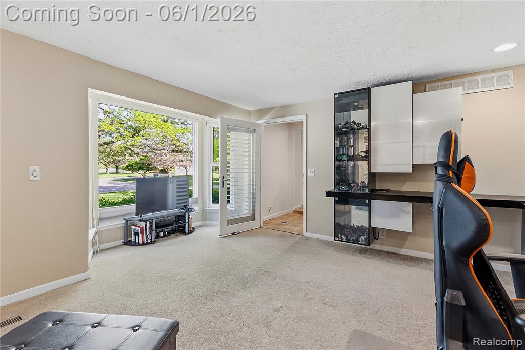 5389 Fox Ridge Circle, West Bloomfield, MI — Photo 20