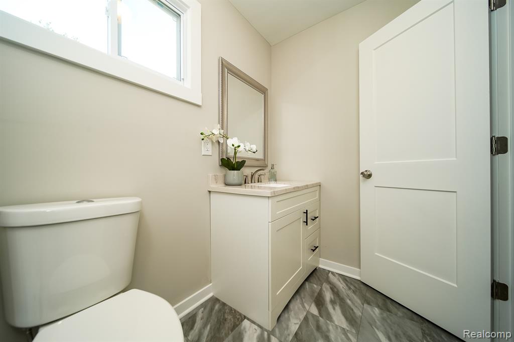 23610 Morton Street, Oak Park, MI 48237 — Photo 57