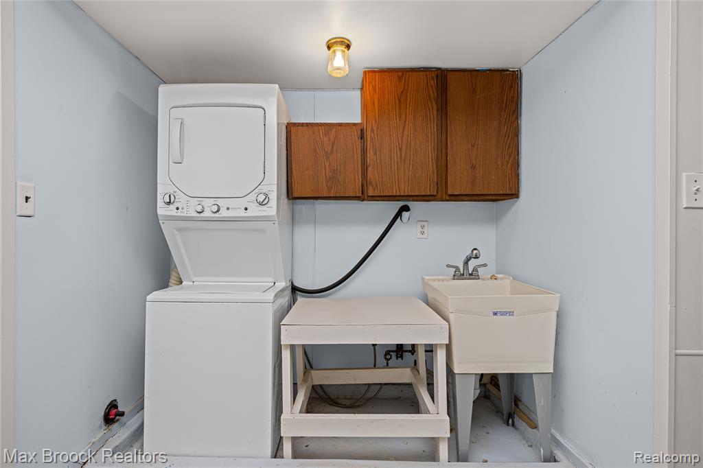 35550 Pleasant Valley Road, Farmington Hills, MI, 48331