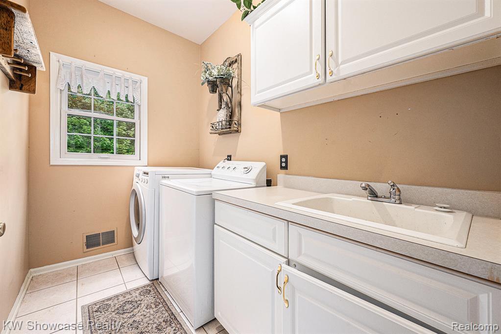 6060 Rosewood Parkway, White Lake, MI 48383 — Photo 11
