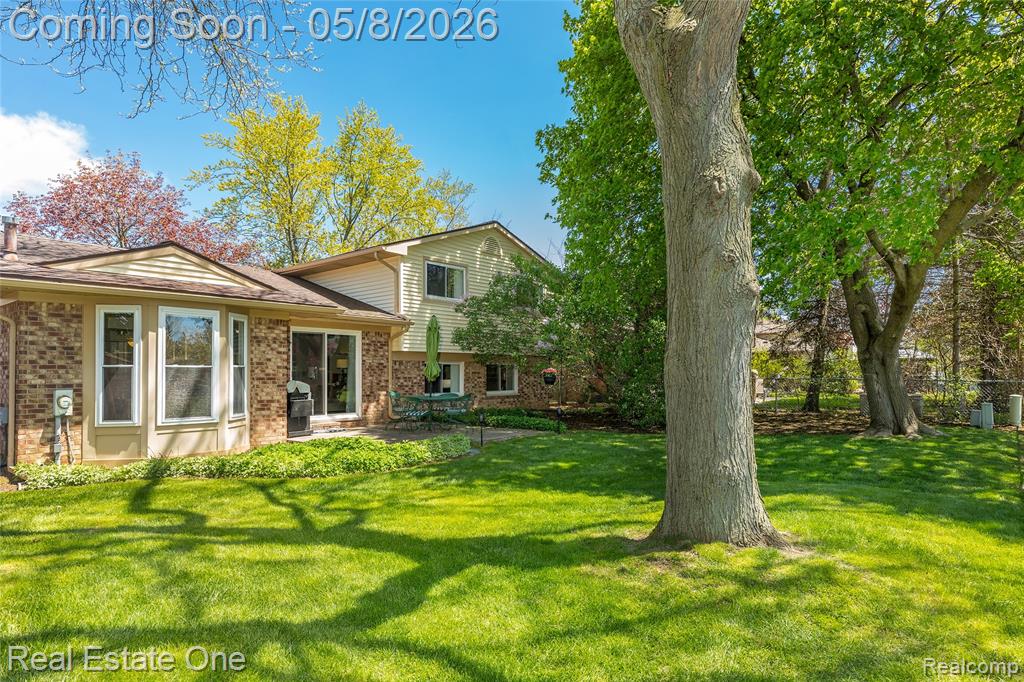 4749 Parkridge Drive, Waterford, MI 48329 — Photo 32