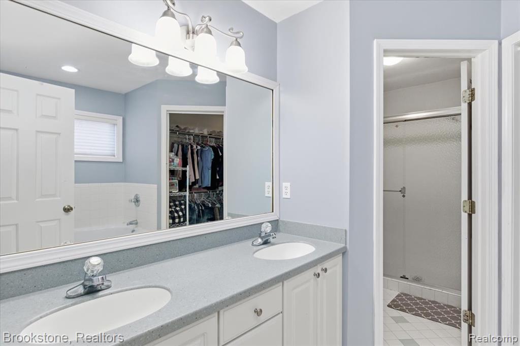 9748 Forest Ridge Drive, Clarkston, MI 48348 — Photo 35