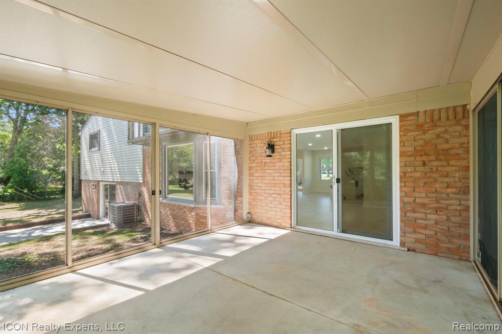 4089 Aberdeen Court, West Bloomfield, MI 48323 — Photo 16
