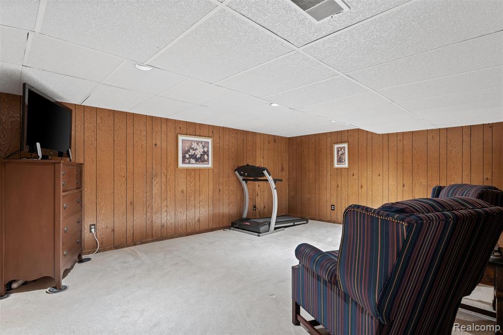 46959 Spruce Drive, Shelby Twp, MI 48315 — Photo 32