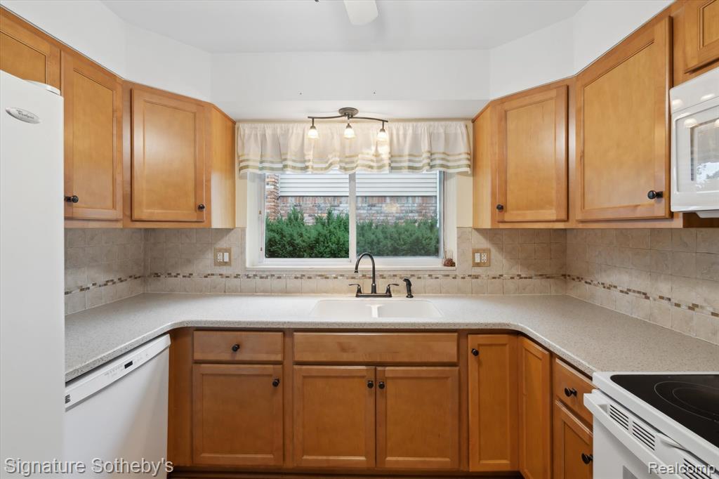 6142 Wedgewood Road, Canton, MI 48187 — Photo 12