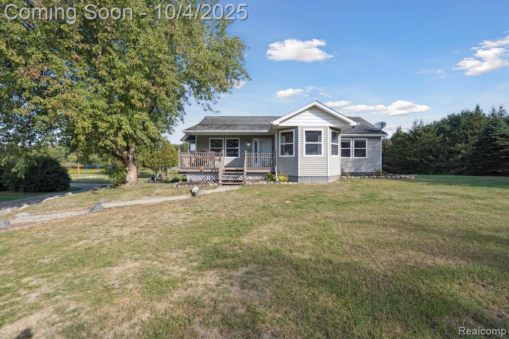 8876 W Allen Road, Fowlerville, MI 48836 — front exterior