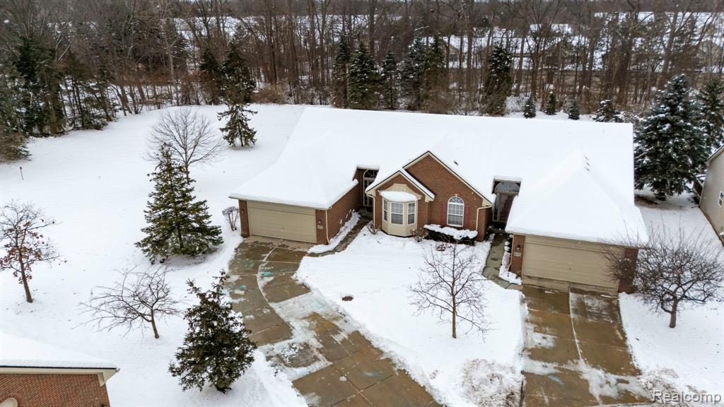 671 Woodhaven Drive, Commerce Twp, MI 48390 — Photo 42