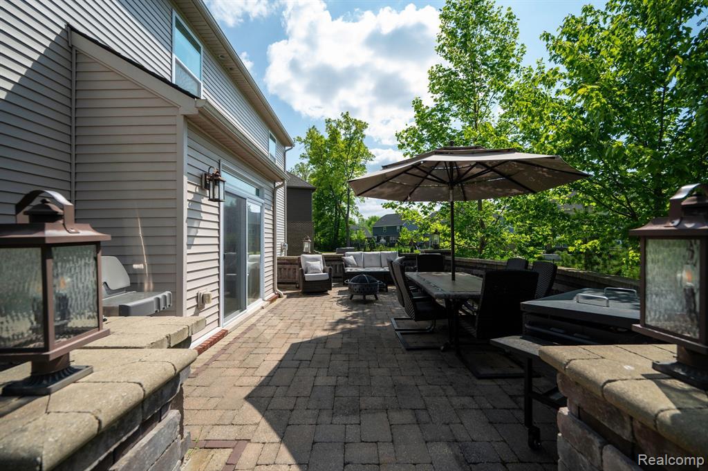 551 HUDSON Circle, South Lyon, MI 48178 — Photo 33