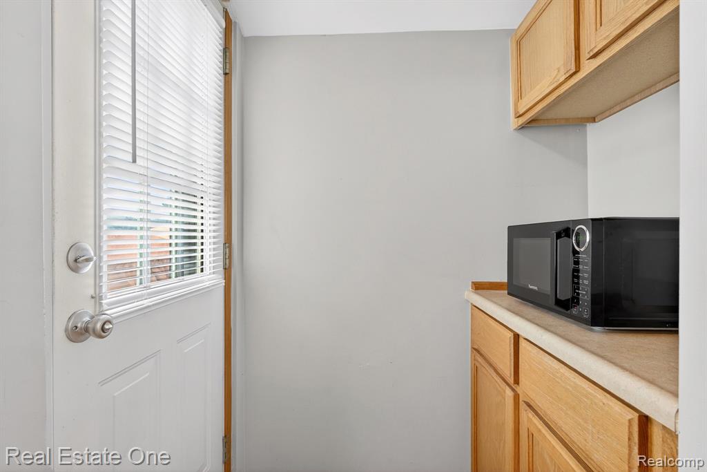 466 Spruce Street, Wyandotte, MI 48192 — Photo 13