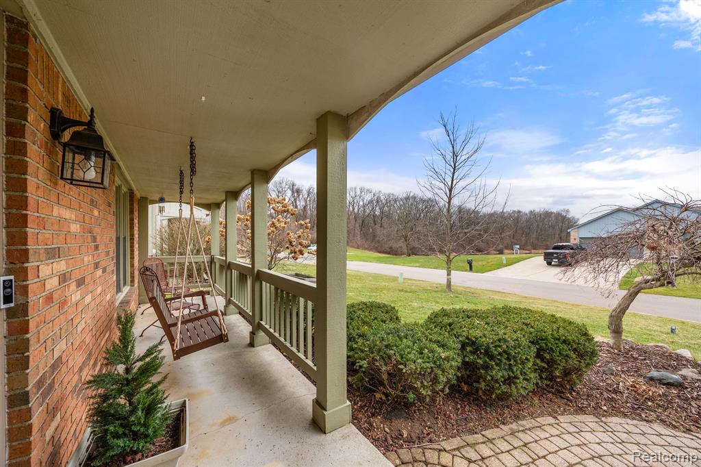 9043 Woods Edge Drive, Commerce Twp, MI 48382 — Photo 3