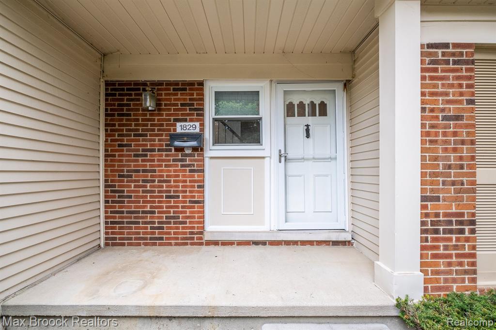 1829 BRENTWOOD Drive, Troy, MI 48098 — Photo 3