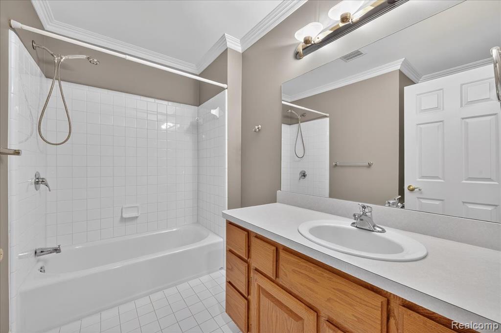9695 Forest Ridge Drive, Clarkston, MI 48348 — Photo 20