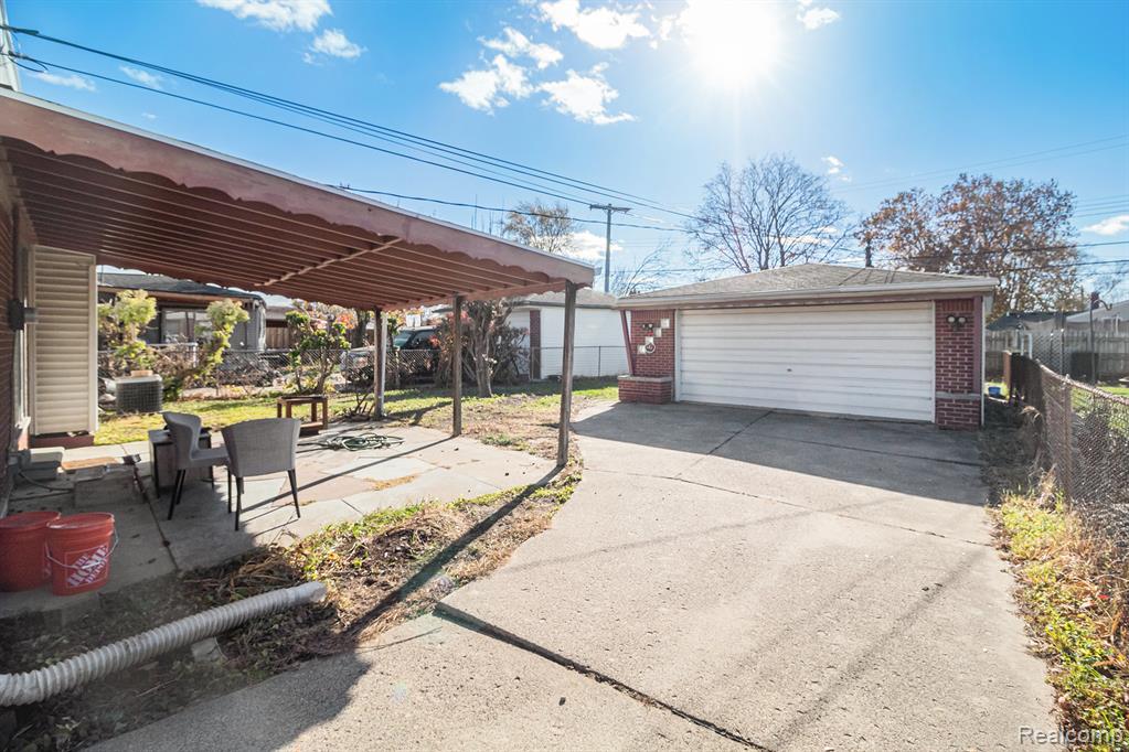 9448 Blaty Street, Taylor, MI 48180 — Photo 15