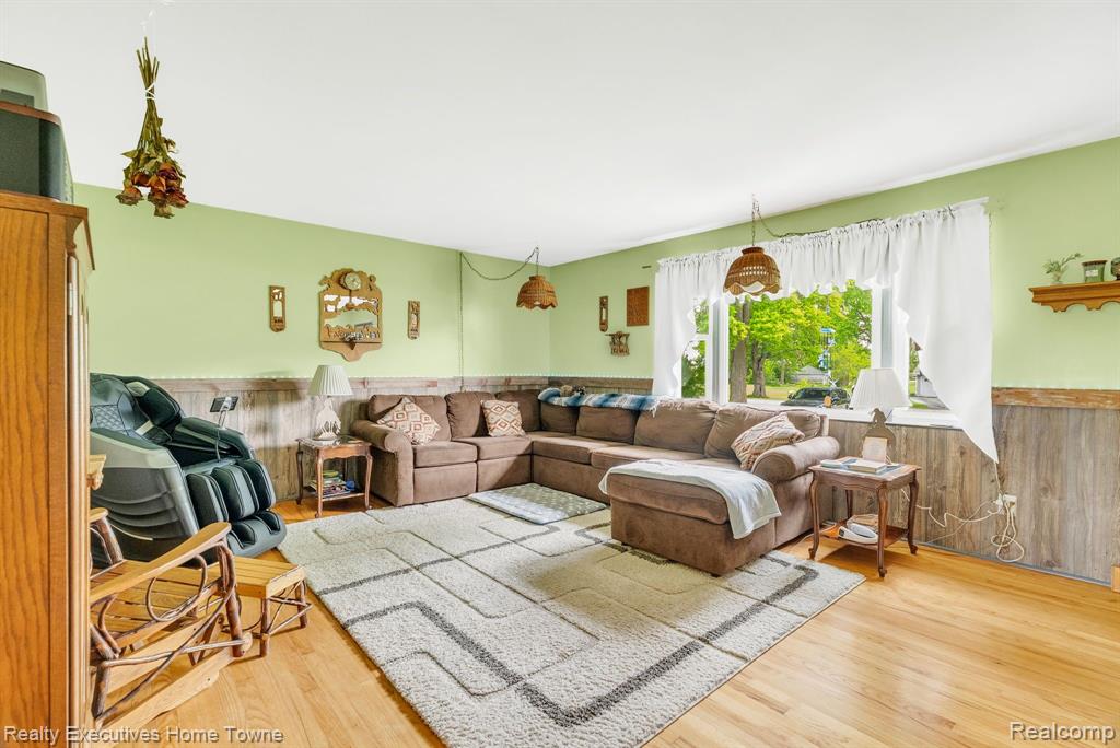 5011 STATE Road, Fort Gratiot, MI 48059 — Photo 9