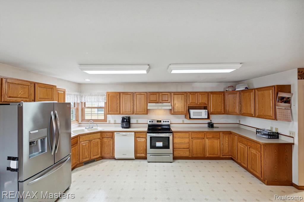 611 SAINT MARYS Avenue, Monroe, MI 48162 — Photo 11