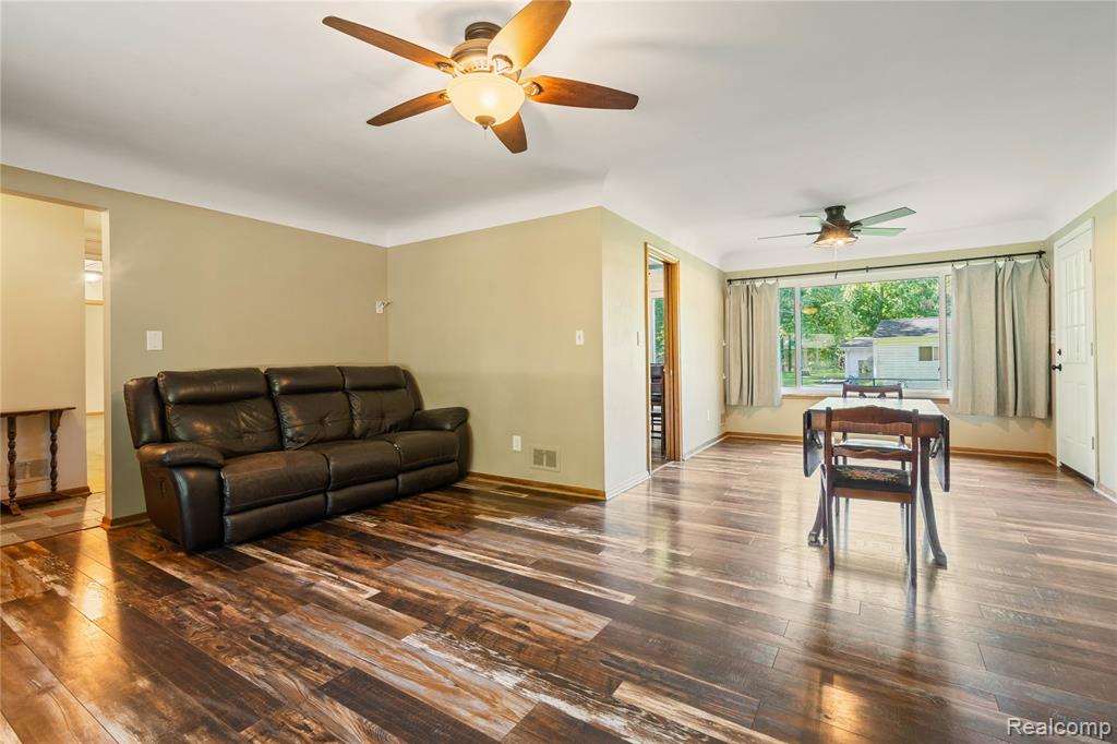 8293 Woodcrest Drive, Grosse Ile, MI 48138 — Photo 20