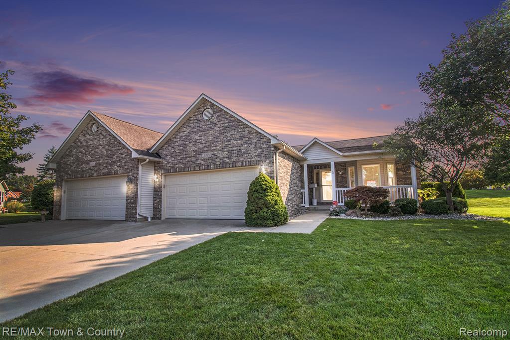 6295 Prince Court, 10, Flushing, MI 48433 — front exterior