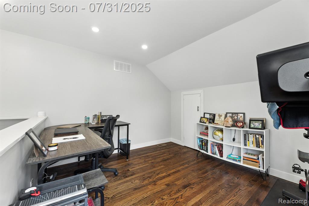 910 Maplegrove Avenue, Royal Oak, MI 48067 — Photo 18