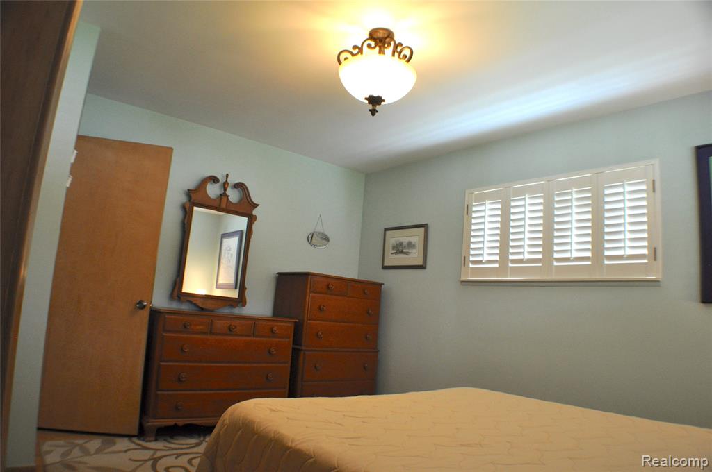 3593 Meadowleigh Lane, Waterford, MI 48329 — Photo 15