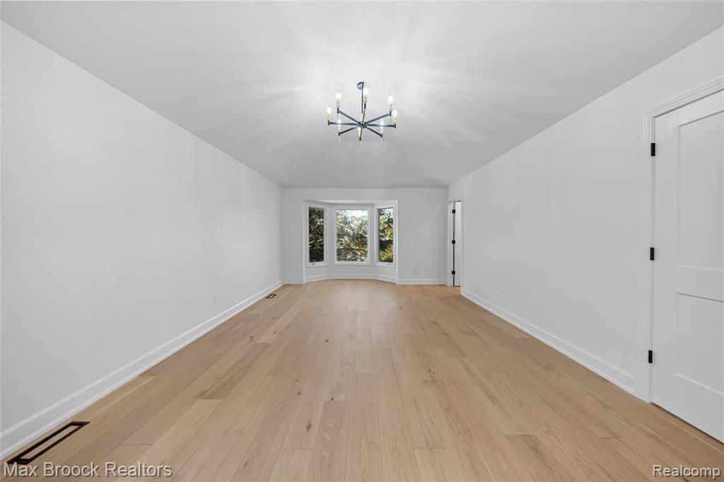 7219 Oakwood Drive, West Bloomfield, MI — Photo 65