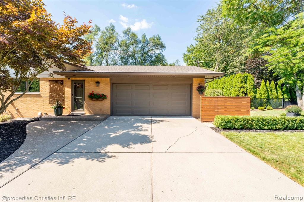 19418 Warwick Street, Beverly Hills, MI 48025 — Photo 57