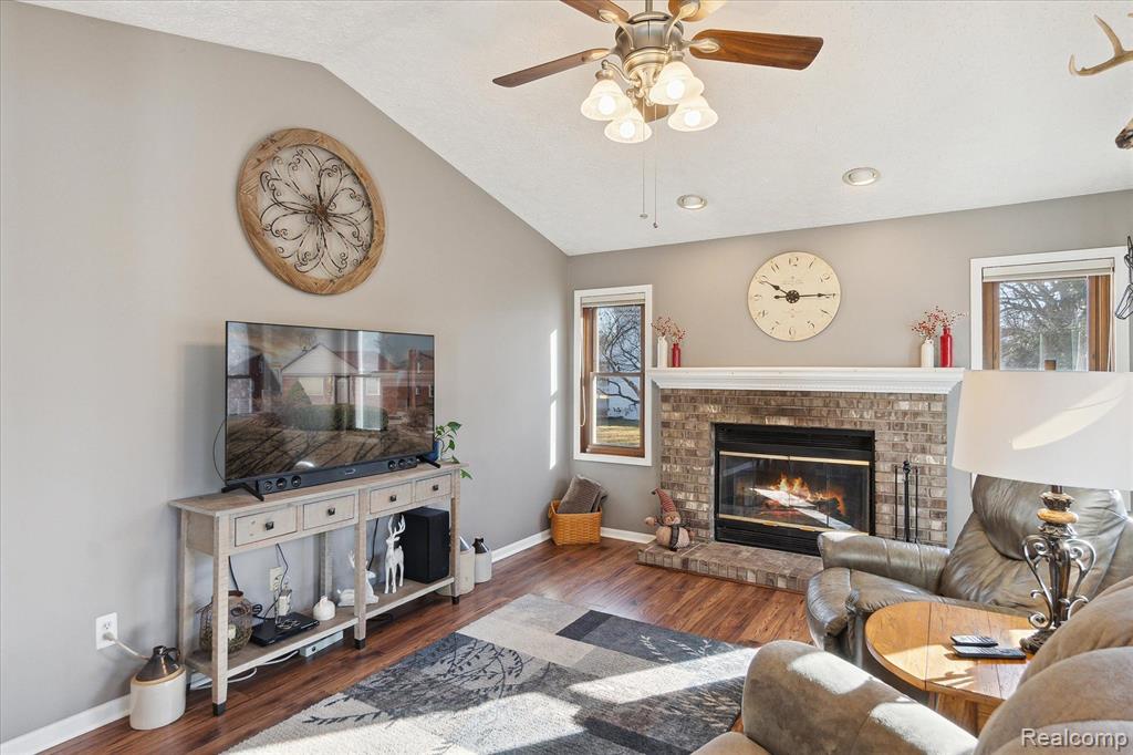 7694 THUNDER BAY Drive, Pinckney, MI 48169 — Photo 19