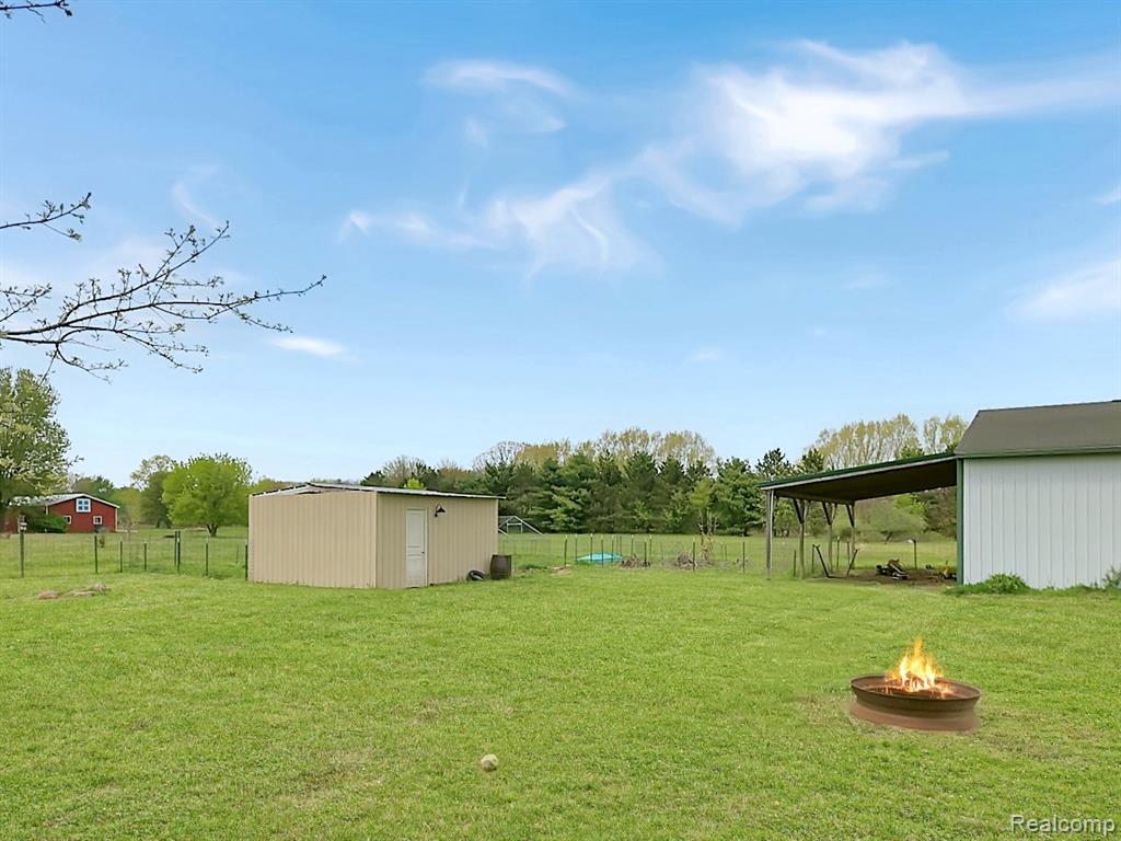 6533 Kilburn Road, Grant, MI 48032 — Photo 3