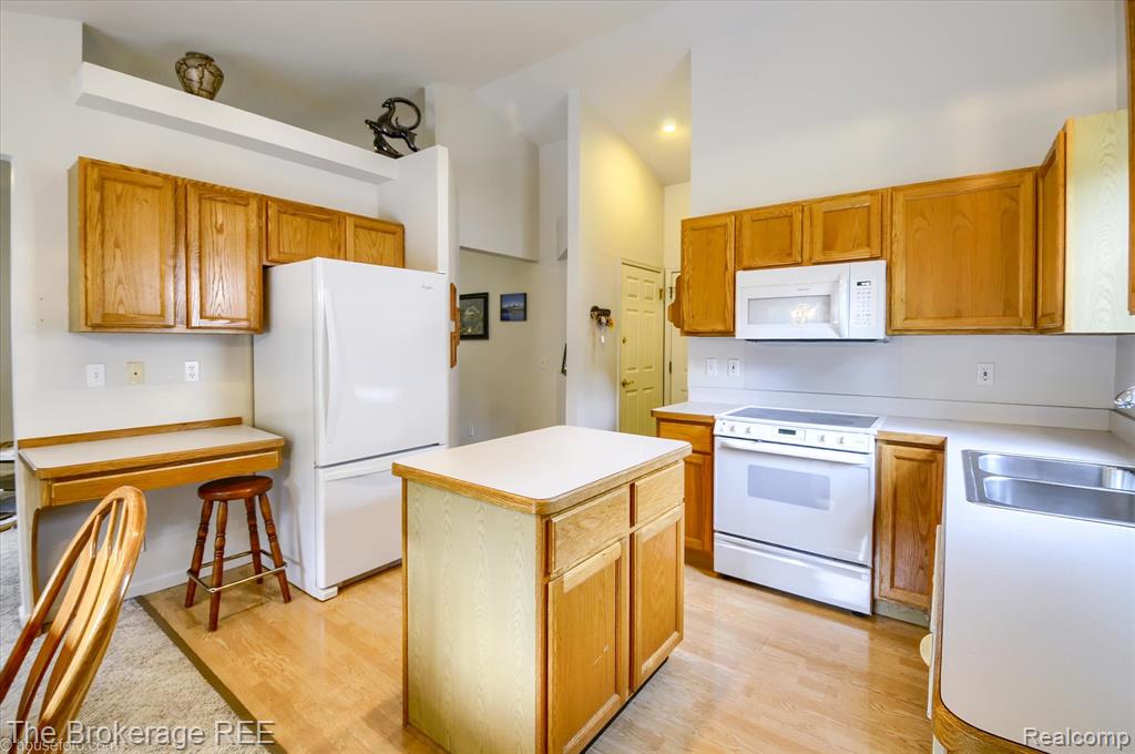 4435 Great Oaks Drive, Grand Blanc, MI 48439 — Photo 16