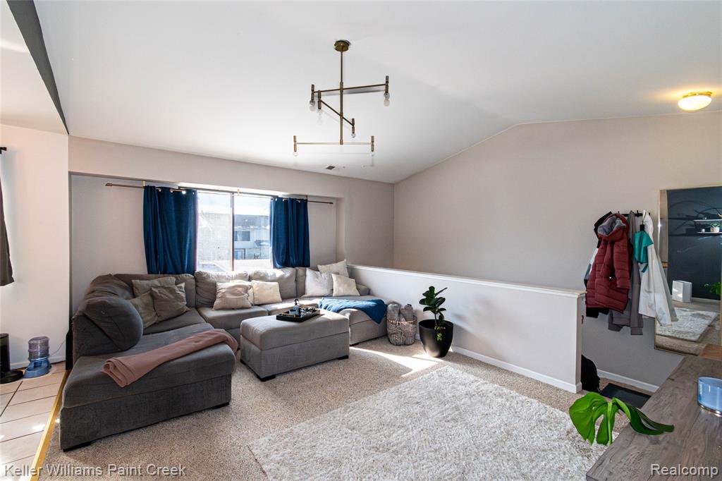 17437 Utica Oaks Lane, Roseville, MI 48066 — Photo 8