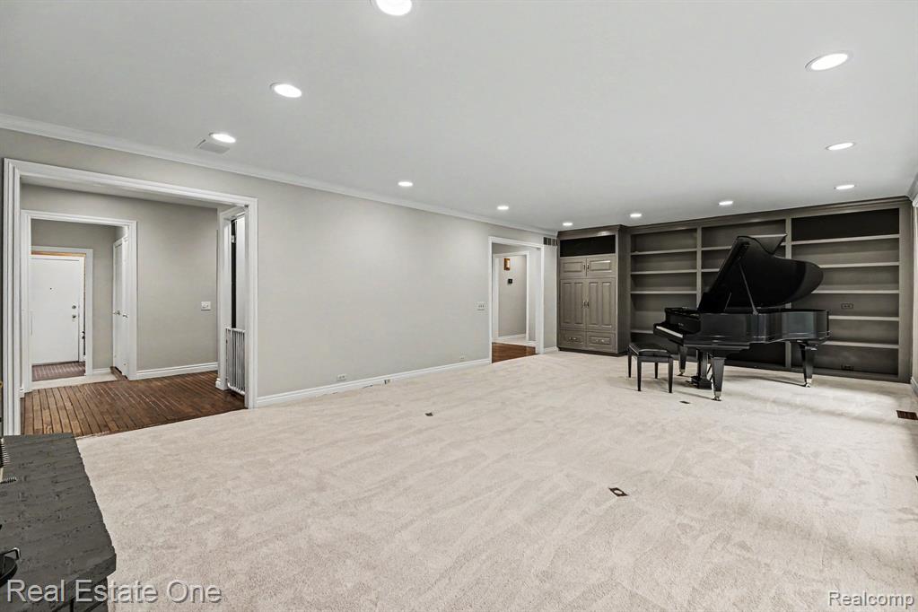 4757 Hardwoods Drive, West Bloomfield, MI 48323 — Photo 18