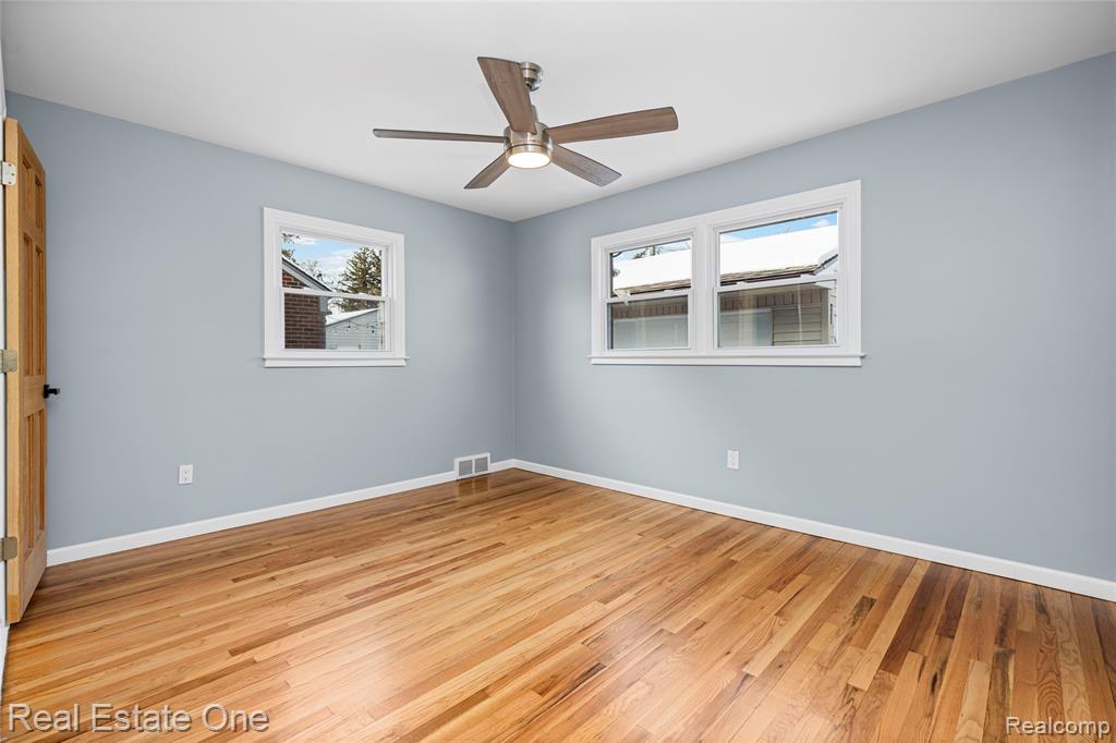 13344 Hart Avenue, Huntington Woods, MI — Photo 28
