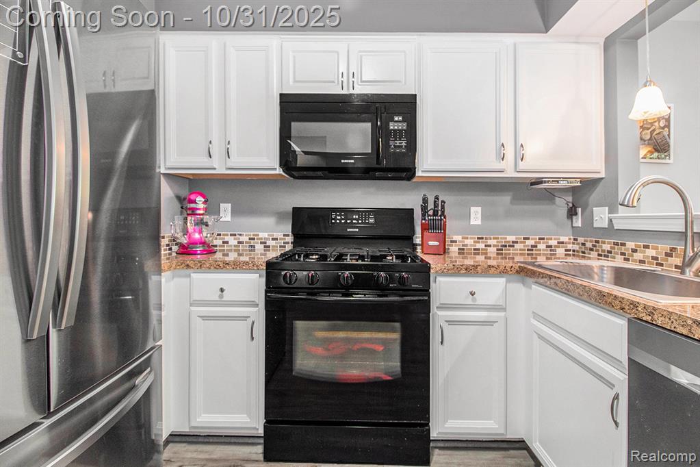 7860 Rivergate Drive, Westland, MI — Photo 12